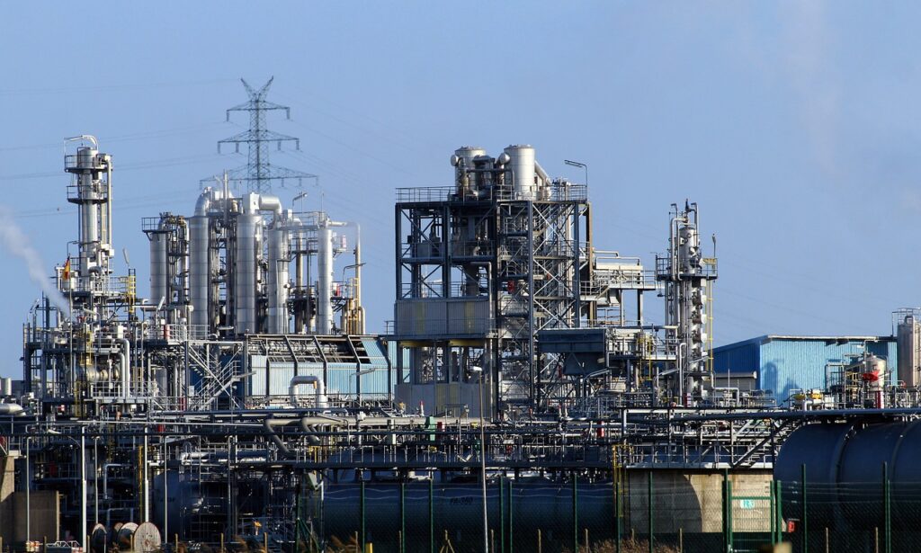 industry, industrial plant, petrochemicals-525119.jpg